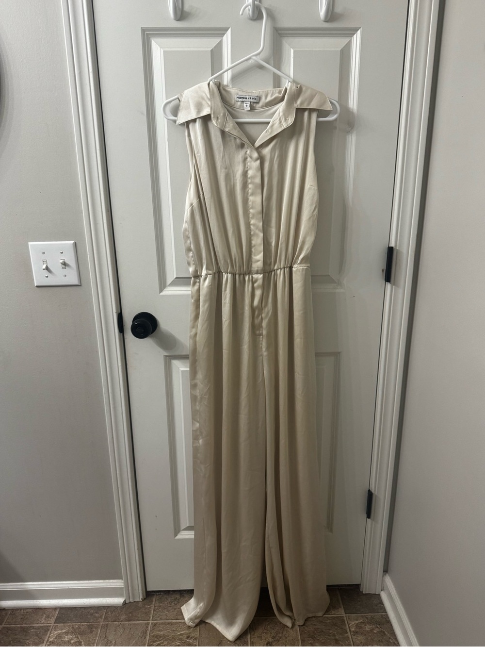 Express Sleeveless Collared Cream-Beige Jumpsuit